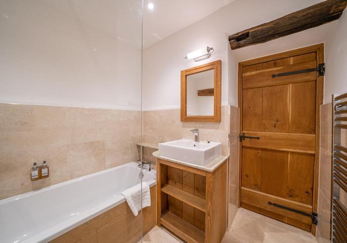 The Fleece Inn Shireshead Экстерьер фото