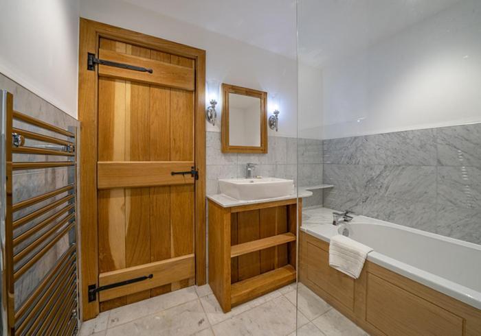 The Fleece Inn Shireshead Экстерьер фото
