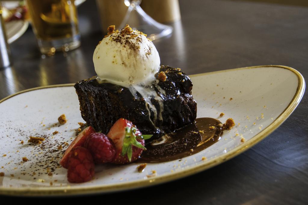 The Fleece Inn Shireshead Экстерьер фото